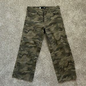 Like new Kut From The  Kloth camo cropped jeans. Size 4